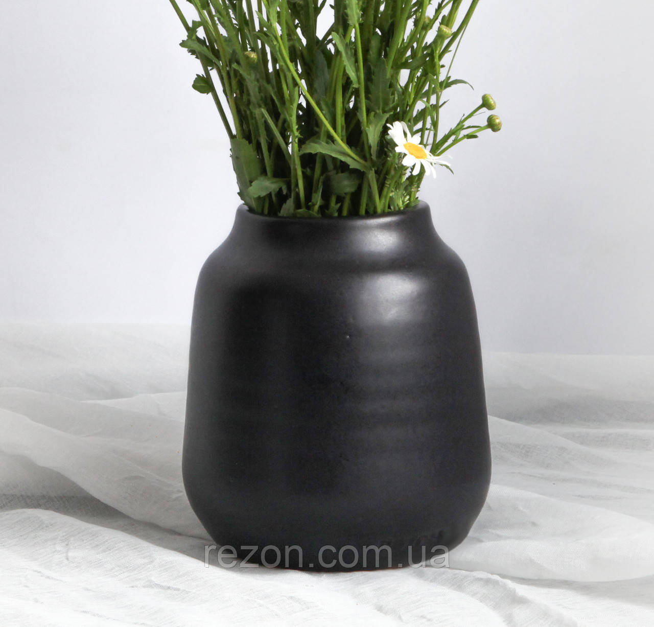 Ваза гончарна керамічна для квітів настільна 17 см "Широка 1" Чорний мат Rezon
