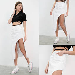 Жіноча біла джинсова спідниця з високим розрізом збоку в 38 розмірі