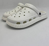 Крокси жіночі білі крок Crocs з дірками та ремінцем на п'яті Взуття жіноче повсякденне