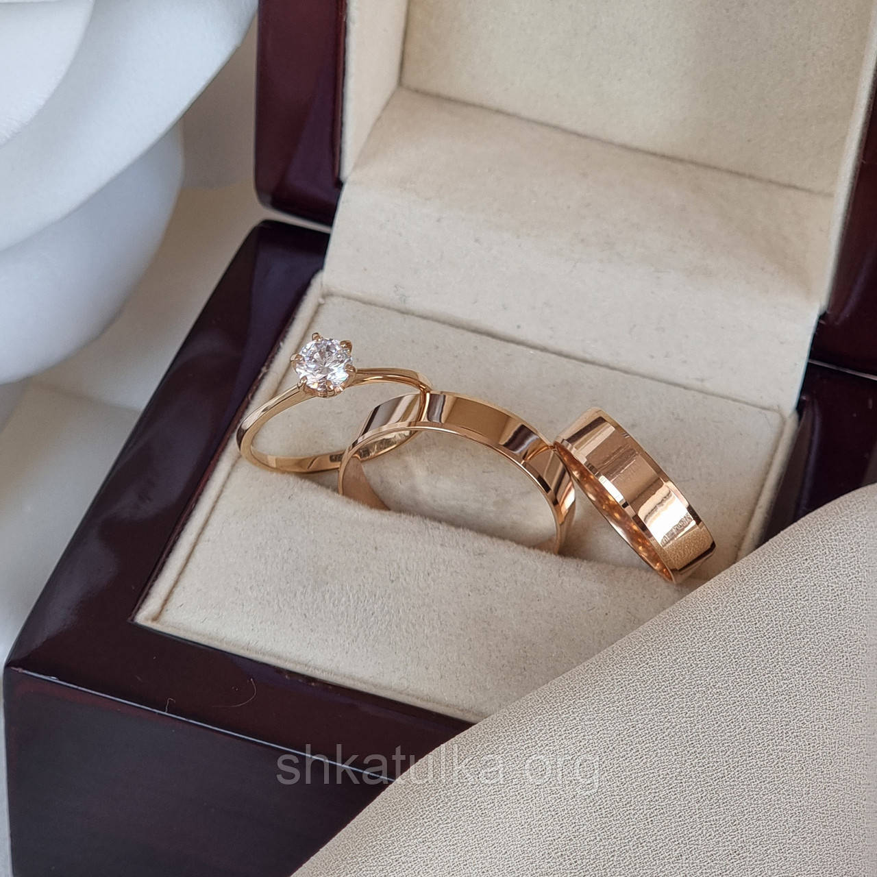 Комплект із золотих обручок та золотої каблучки для заручин, набір сет 3 в 1, фото 1