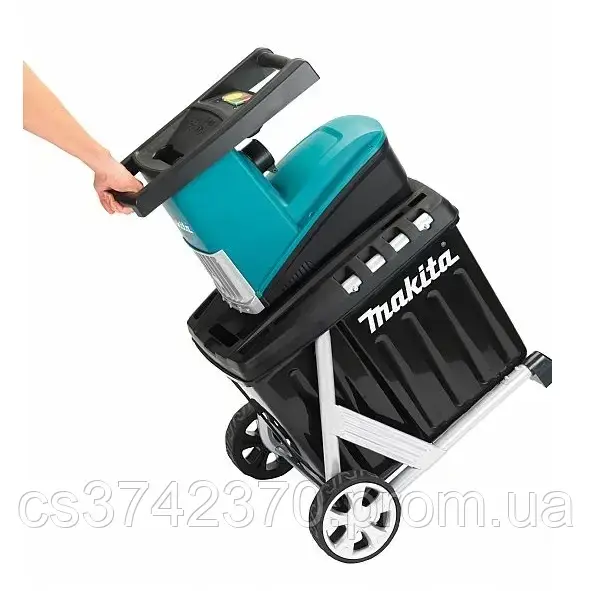 Садовый измельчитель веток Makita UD2500 черный 2500 Вт, 40 об/мин (UD-2500) - фото 2 - id-p1868133240