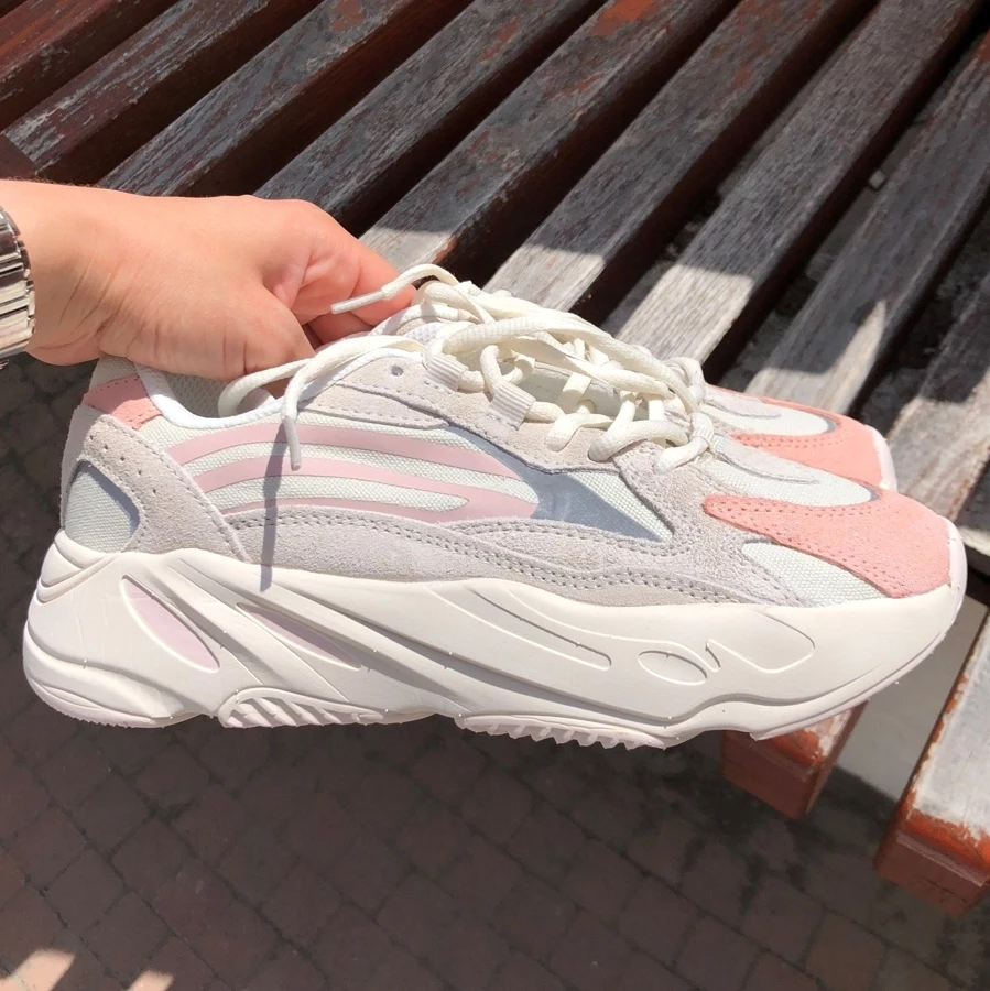 Yeezy 700 sales grey pink