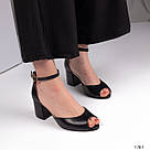 Чорні жіночі шкіряні босоніжки на підборі 6 см, фото 2