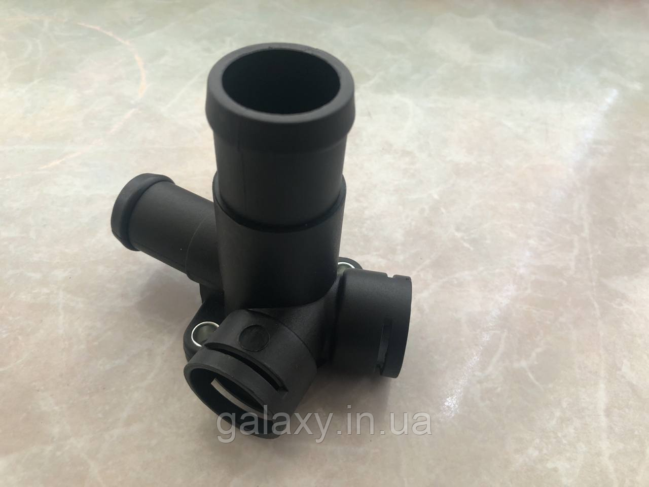 Фланець охолоджувальної рідини VW Golf Passat B3/B4 T3/T4 1,6D/TD;1,9D/TD, фото 1