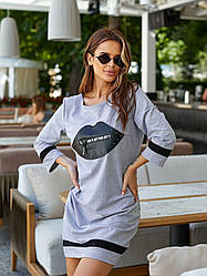 Сукня в спортивному стилі з аплікацією сердечка із шкіри