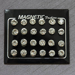 Сережки на магніті гвоздики сріблястого кольору з білими кристалами Fashion розмір 7х7 мм набір з 12 пар