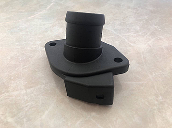 Фланець охолоджувальної рідини VW Golf Vento 1,6 Polo 1,0/1,3/1,6