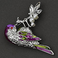 Брошка металева на сріблястій основі пташка на гілочці з перлами покрита кольоровою емаллю розмір 60х50 мм