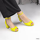 Жовті шкіряні жіночі босоніжки на підборах 6 см, фото 7
