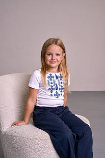 Футболка вишиванка для дівчинки біла з синьою геометричною вишивкою Зіркове сяйво