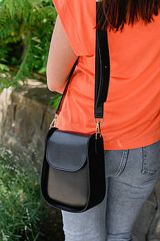 Жіноча сумочка крос-боді 17*22 см із клапаном на магніті зі штучної шкіри Nata