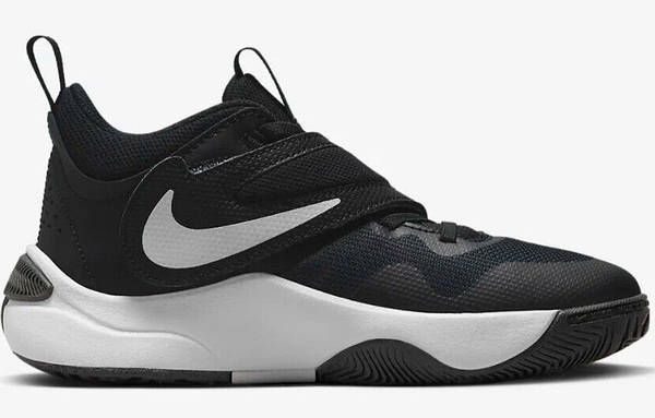 Nike team hustle white sale
