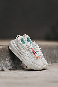 Кеди жіночі білі Vans Old Skool Overt Plus CC White Platform (11606)