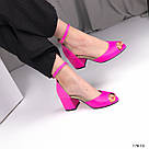 Шкіряні босоніжки на підборі яскраво-малиновоо кольору  40 та 41 р-ри, фото 7