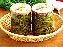 Часник стрілки в банці домашня консервація 0,5 л