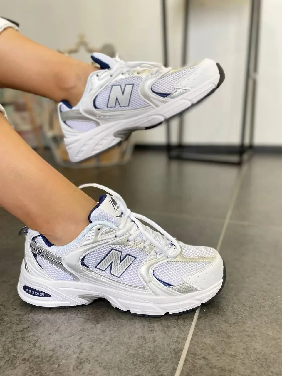Кросівки New Balance 530 White Silver abzorb Взуття Нью Беленс білі сірі жіночі чоловічі