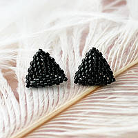 Серьги-гвоздики треугольные черные