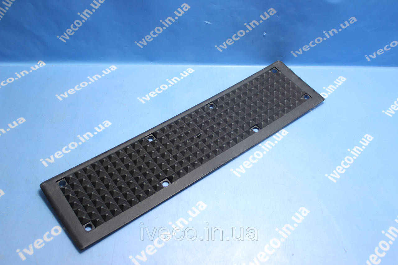 Накладка сходинки бампера Iveco Stralis 504135514 підніжка бампера Івеко Страліс, фото 1