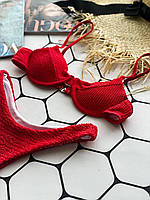 Классный женский купальник на пляж. Красный раздельный женский купальник.