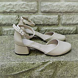 Шкіряні босоніжки на маленькому підборі, фото 4