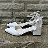 Шкіряні босоніжки на маленькому підборі, фото 4