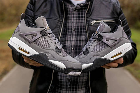 Grey jordan retro 4 deals