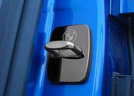 Накладка на дверний замок з емблемою BMW (БМВ) Комплект 4 шт колір чорний ТИП А