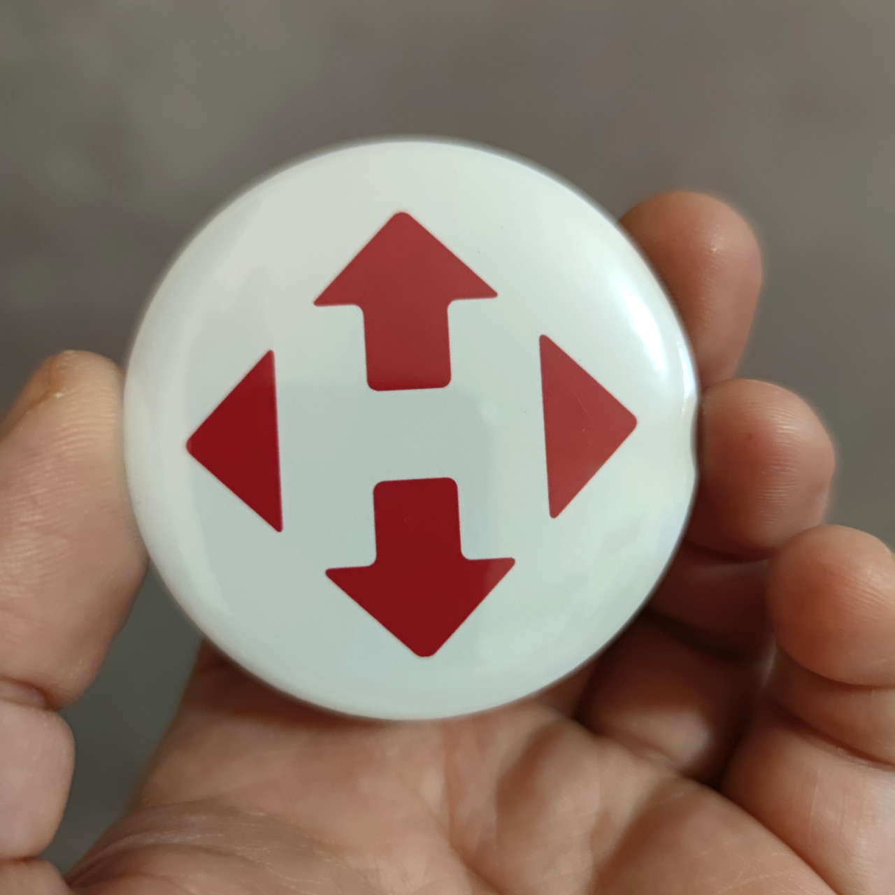 Значок з логотипом компанії Нова пошта