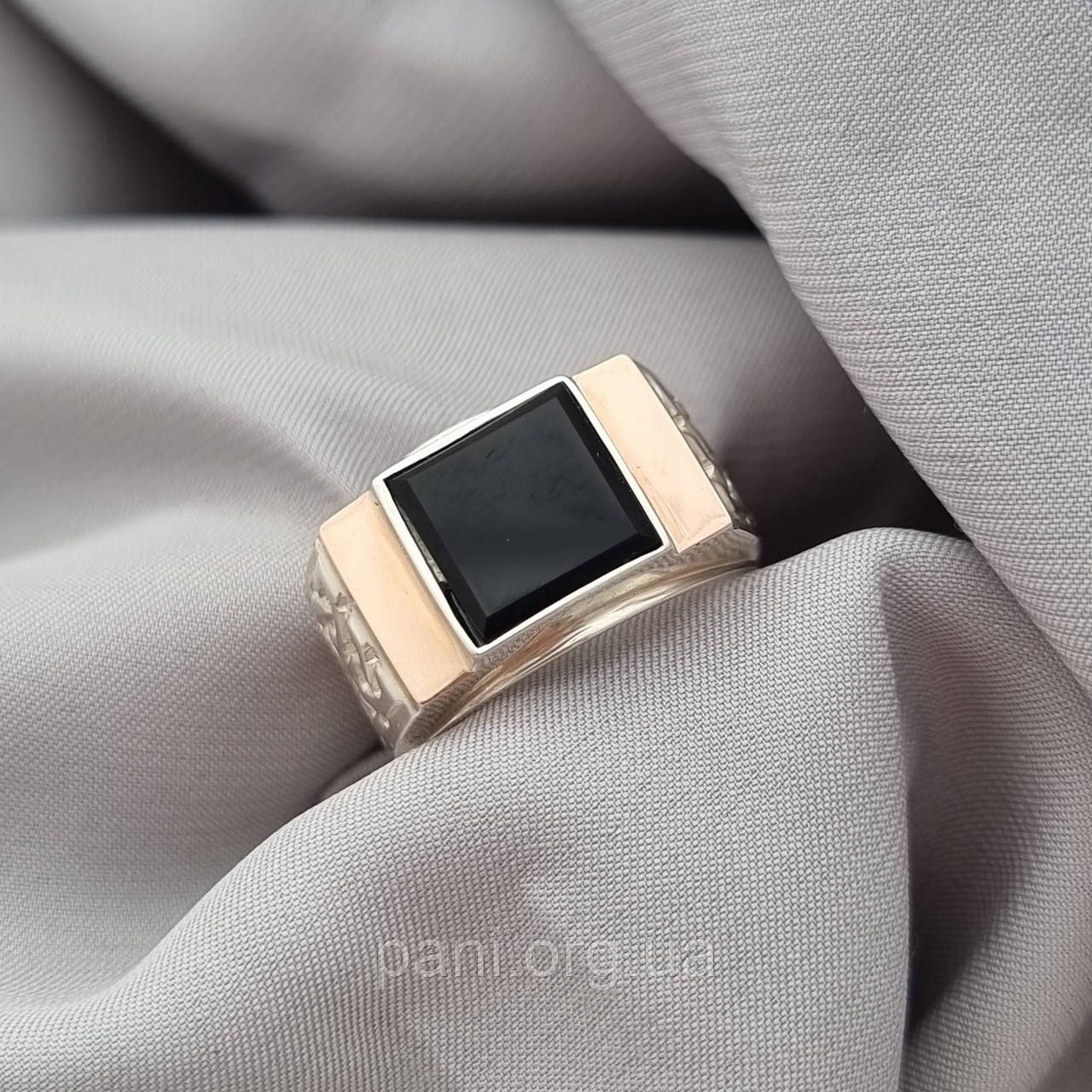 Печатка срібна з золотими вставками та чорним оніксом, фото 1