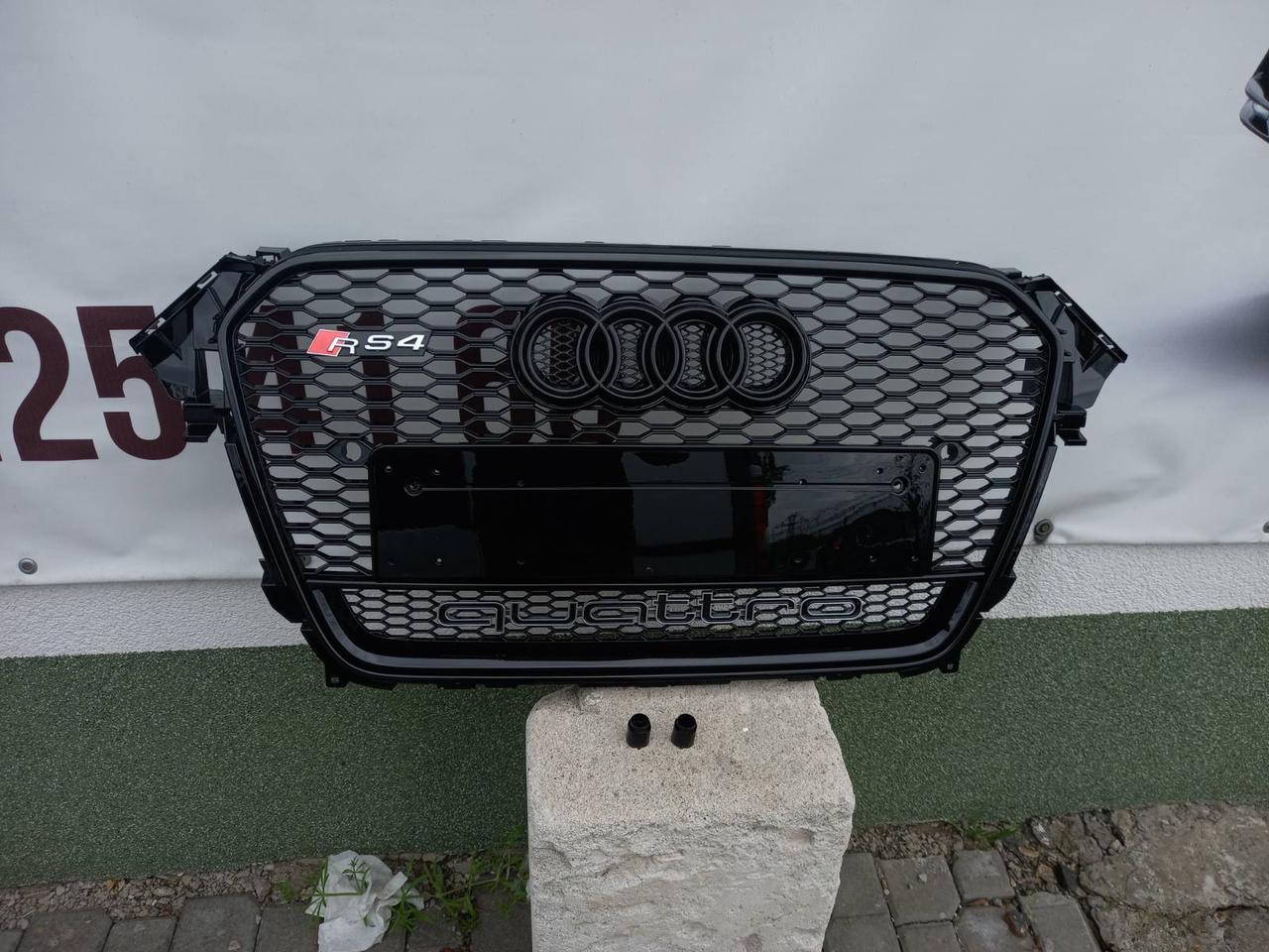 Решітка радіатора Audi A4 B8 2012-2015 стиль RS4 (чорна окантовка + Quattro)