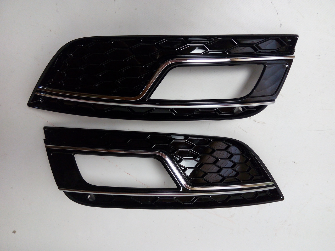 Решітки протитуманок Audi A4 B8 2012-2015 стиль RS4, фото 1