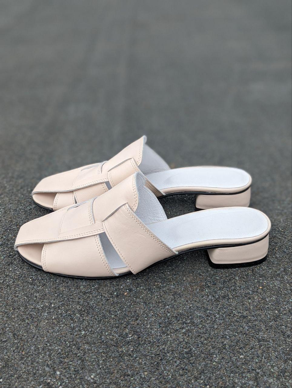 STTOPA Розміри 44-29 см. Шльопанці великих розмірів шкіряні. Каблук 3 см. 361-3645-3-1 Молочні, фото 1