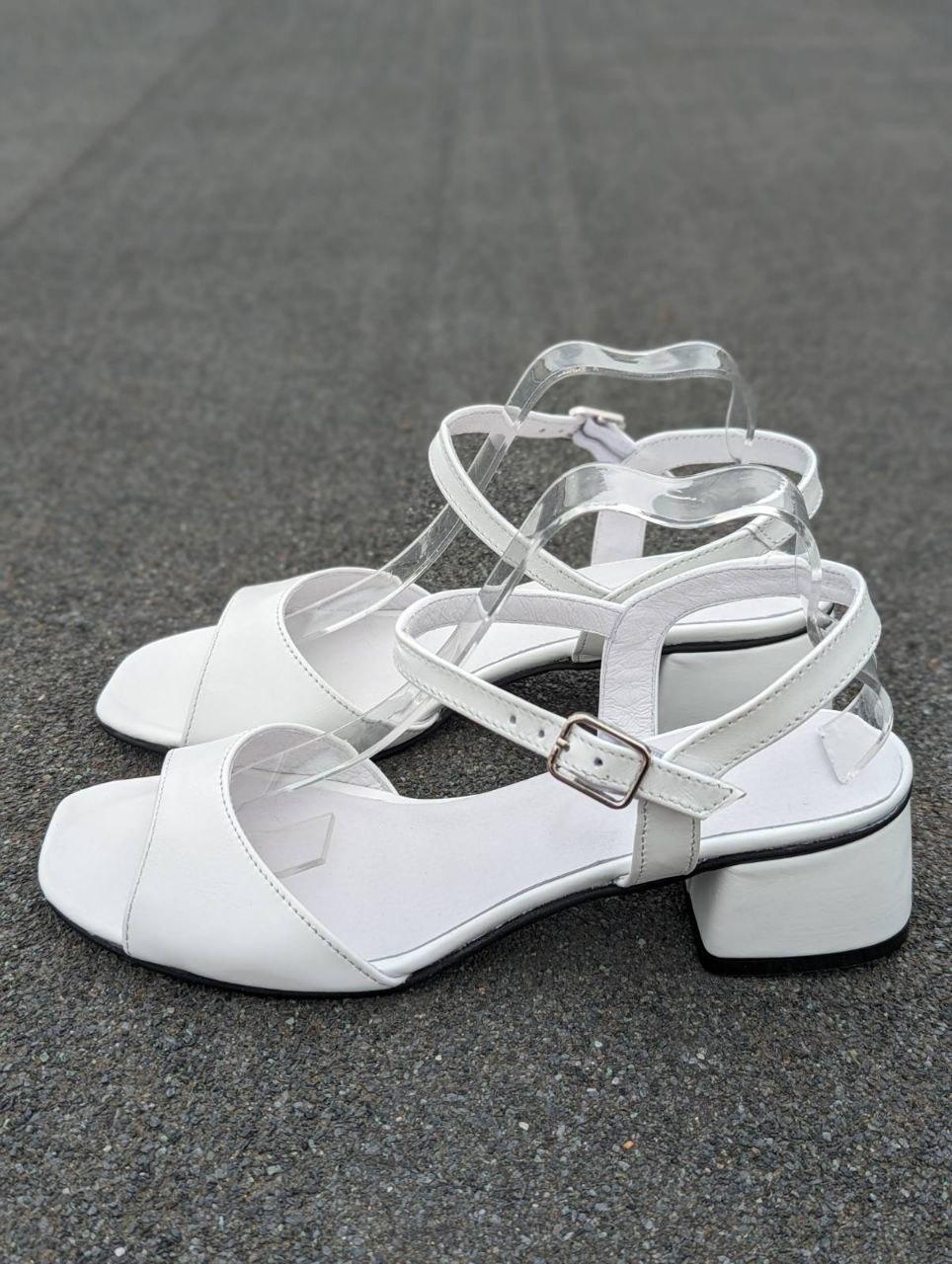 STTOPA Розміри 36-44. Босоніжки великих розмірів шкіряні. Каблук 4,5 см. 313-3644-45-1 Білі, фото 1