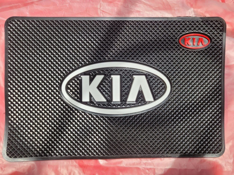 Гумовий силіконовий килимок Kia / автомобільні липкі килимки - фото 1 - id-p1870573504