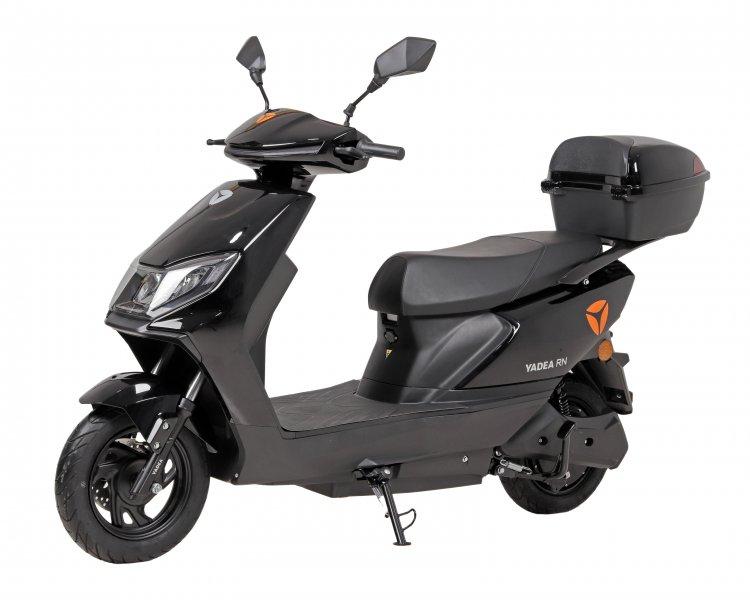 Електроскутер YADEA RN (black)