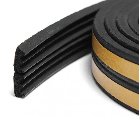 Ущільнювач самоклеючий Майстер E чорний 9 х 4 мм 150 м (А0050692), фото 1