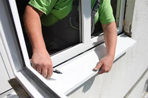 Встановлення установка монтаж виготовлення відливів козирків піддашків