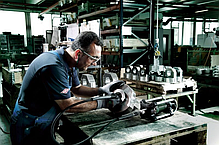 Професійна пряма шліфувальна машина Metabo GE 710 Plus : 710 Вт, об.х.х. 35000 об/хв, цанга 6мм,  вага 1.6 кг, фото 5