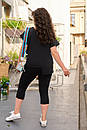 Жіночий чорний літній костюм з футболки та бридж, фото 6