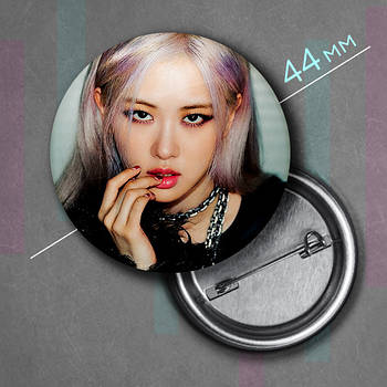 "Розе / Пак Чейон (Блек Пінк / Blackpink)" значок круглий на булавці Ø44 мм