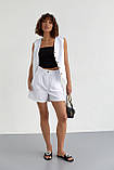 Жіночий костюм із шортами та жилеткою білий, фото 6