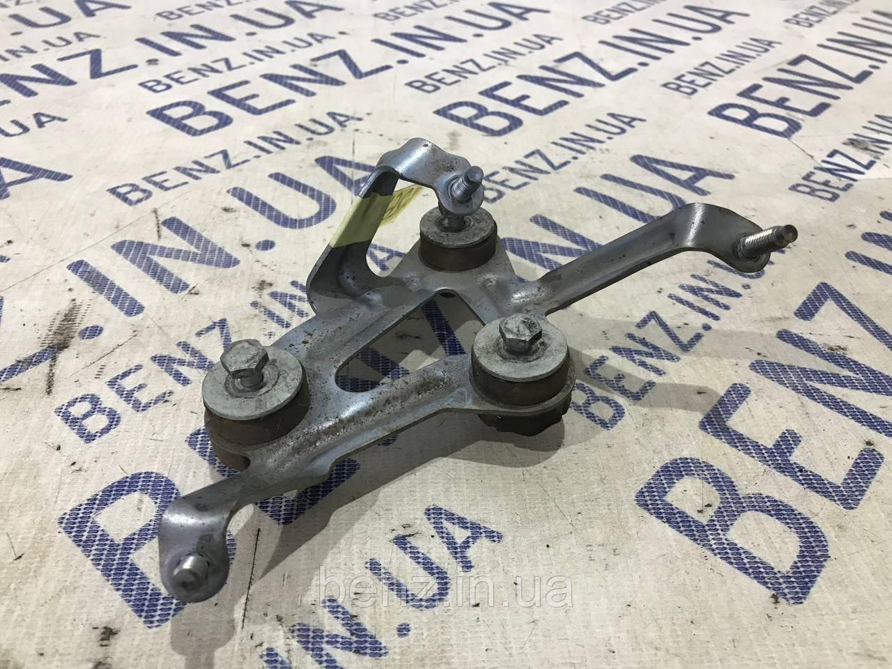 Кронштейн блока abs BMW E90 34506762467, 23310110, фото 1