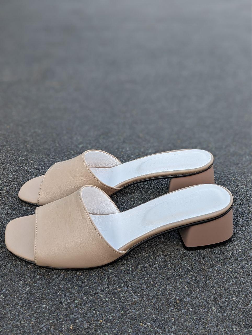 STTOPA Розміри 36-44. Шльопанці великих розмірів шкіряні. Каблук 4,5 см. 124-3644-45 Бежеві, фото 1