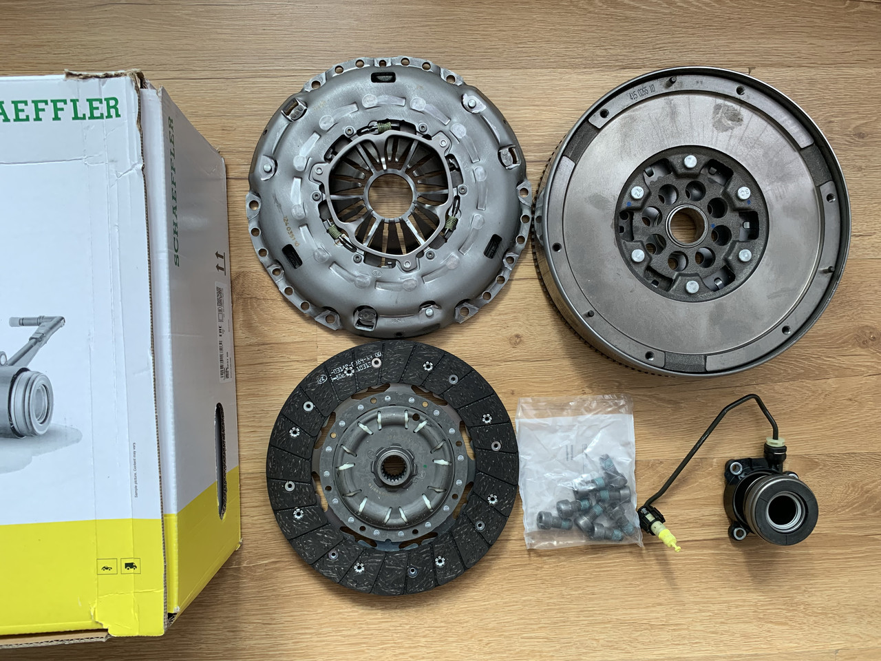 Комплект зчеплення з двомасовим маховиком LUK 600023700 OPEL ASTRA H/CORSA D 1,7 CDTI 81-92 кВт 2006-, фото 1