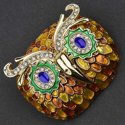 Брошка металева на золотистій основі совонька з білими стразами покрита кольоровою емаллю розмір 40х50 мм, фото 1