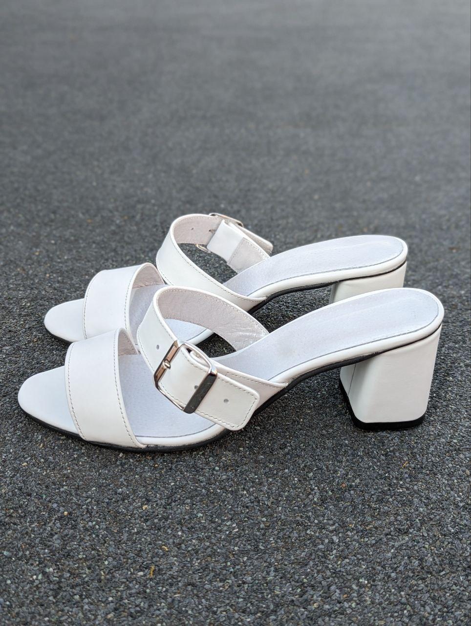 STTOPA Розміри 36-44. Шльопанці великих розмірів шкіряні. Каблук 6,5 см. 126-3644-65-1 Білі, фото 1