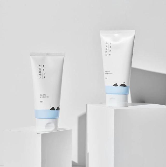 Мягкая пенка для умывания Round Lab 1025 Dokdo Cleanser