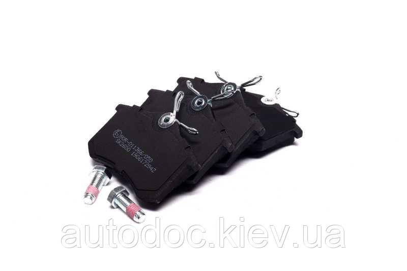 Колодка гальм. диск. SEAT IBIZA, VW GOLF, RENAULT CLIO задн. (вир-во LPR)