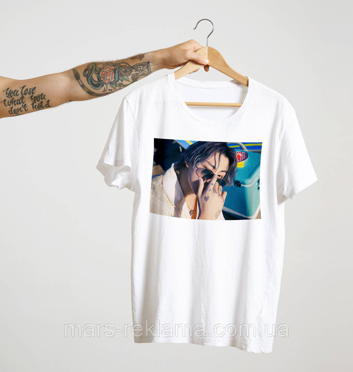Футболка з принтом BTS