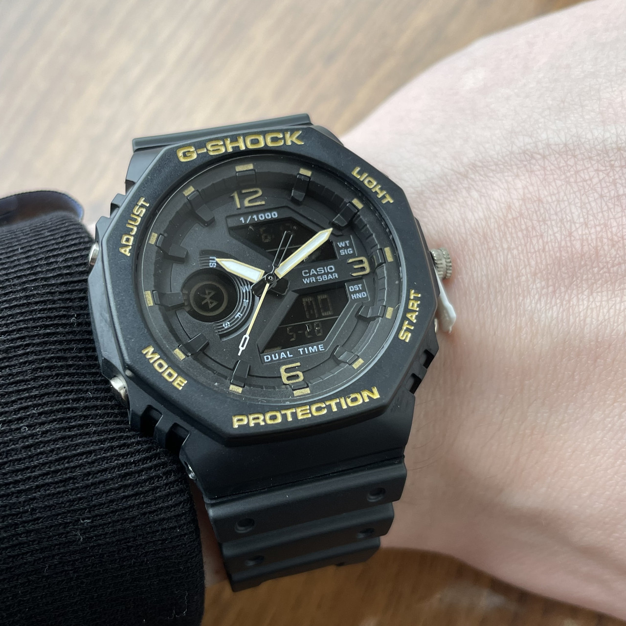 Чоловічий спортивний годинник Casio G-shock чорного кольору
